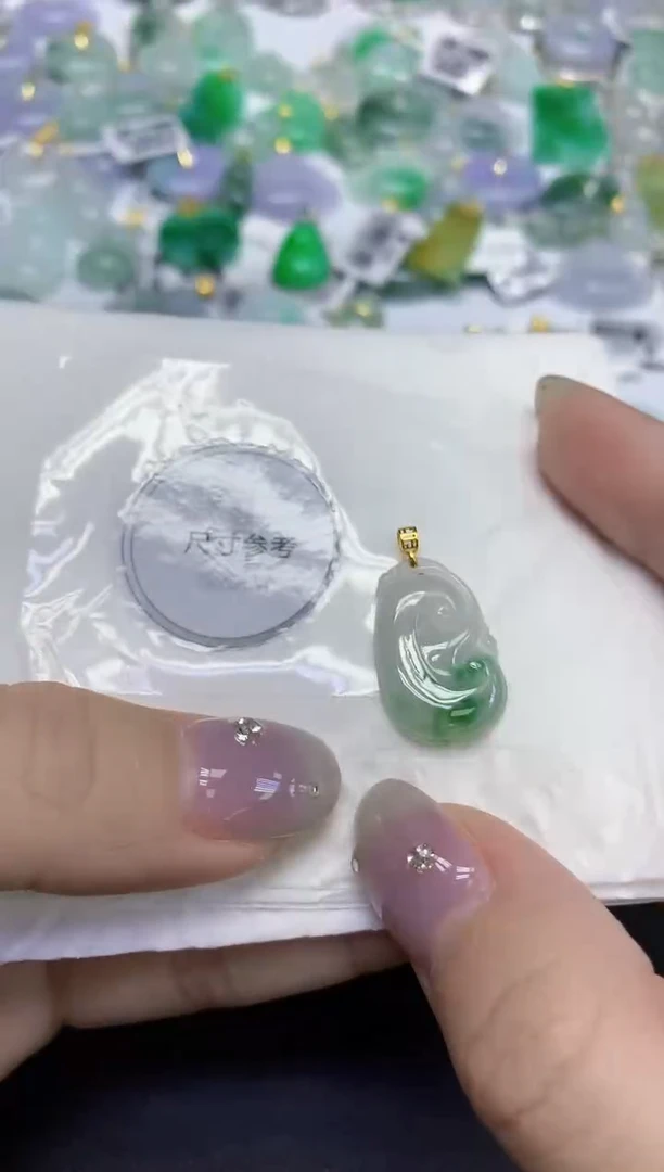 颈饰18K金镶嵌翡翠天然缅甸翡翠A货百元以上9元证书费自理