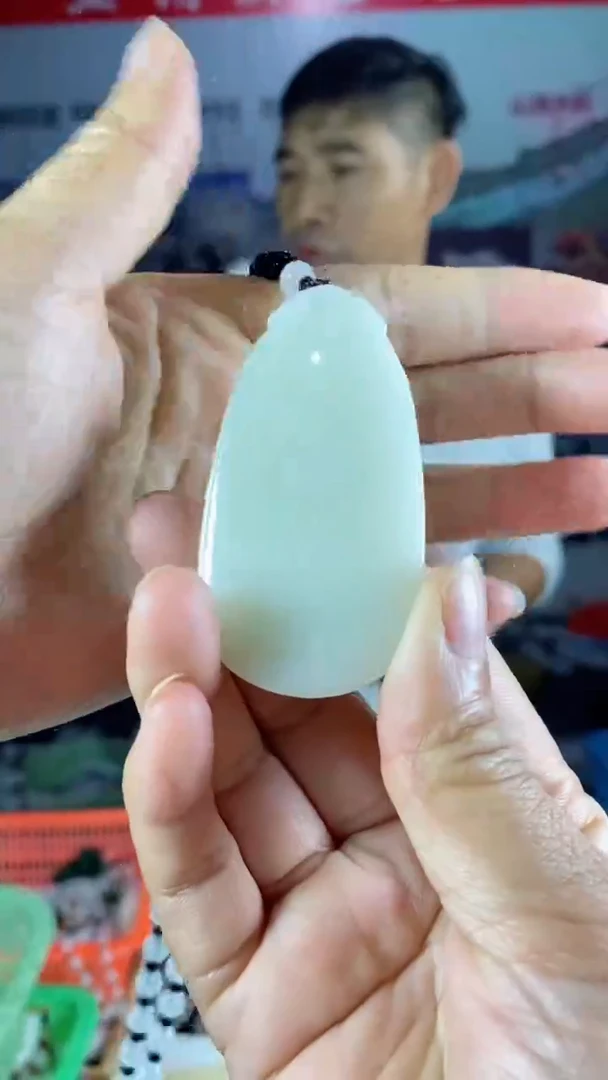 颈饰未镶嵌石英质玉天然玉石未镶嵌颈饰