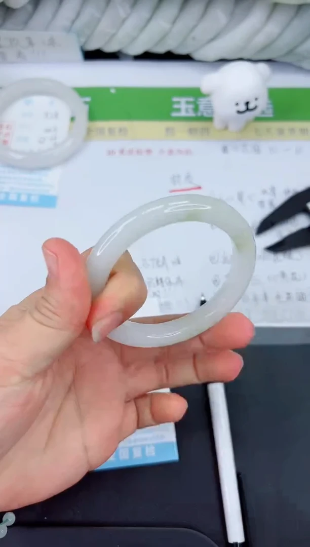 【闪购商品】石英质玉手镯未镶嵌529-56.2