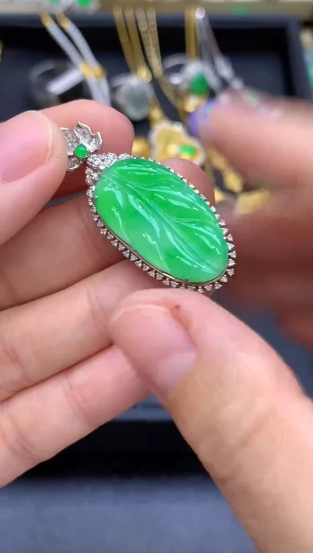 颈饰18K金镶嵌翡翠730-中国好珍宝