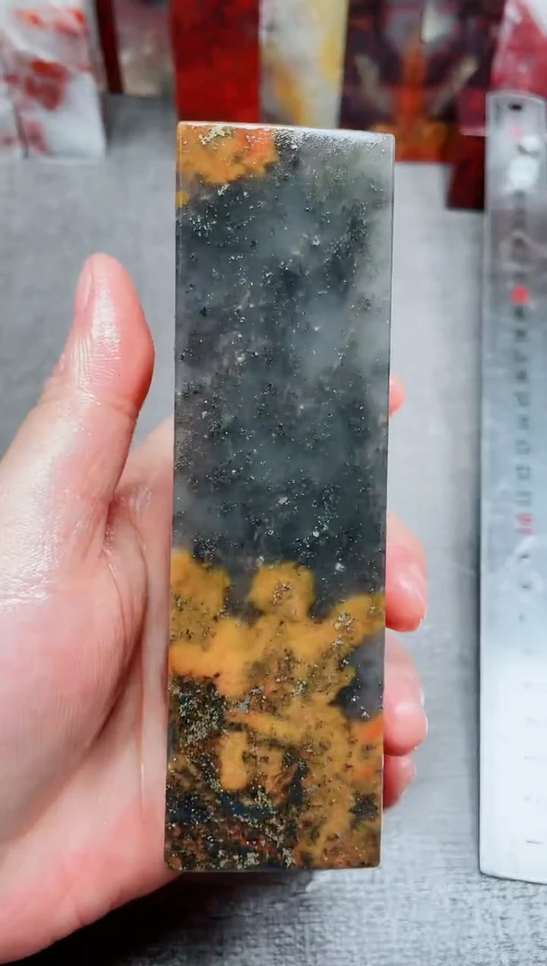 玉桂林鸡血玉素章玉化洒金45