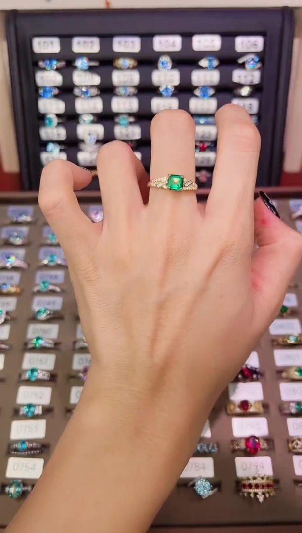 祖母绿戒指银S925镶嵌0000