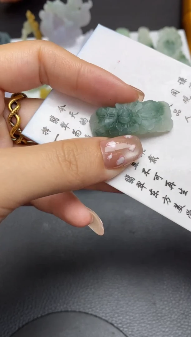 未镶嵌定制翡翠翡翠毛货~