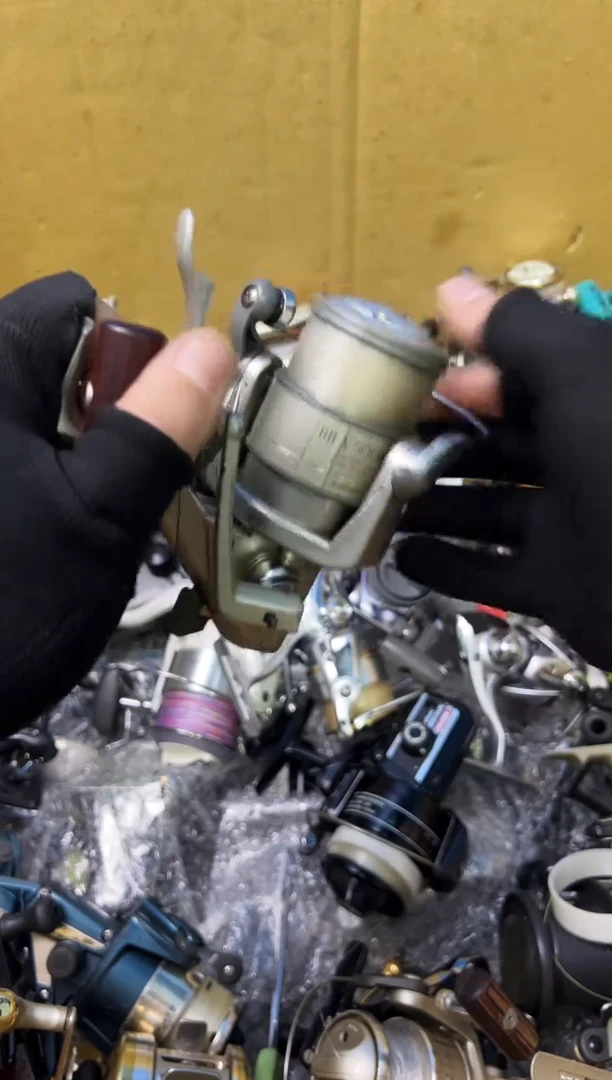 a*三微瑕钓鱼轮，直播间讲解为准，看清楚再拍，如有拆卸不退换