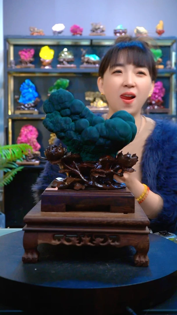 石材U****篷颜色漂亮，造型奇特