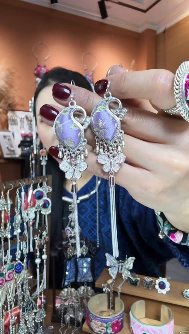 【闪购商品】刺绣纯手工民族风耳环