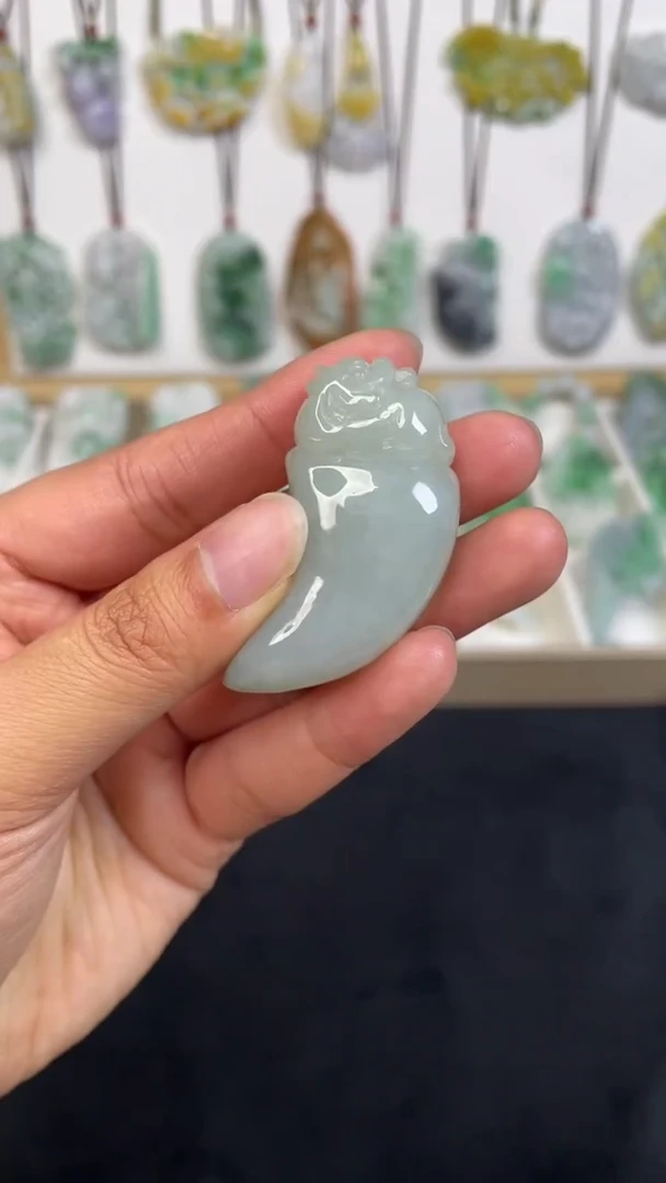 颈饰未镶嵌翡翠1