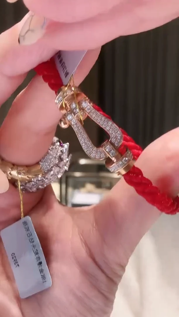 18K金镶嵌吊坠钻石AY0184-R