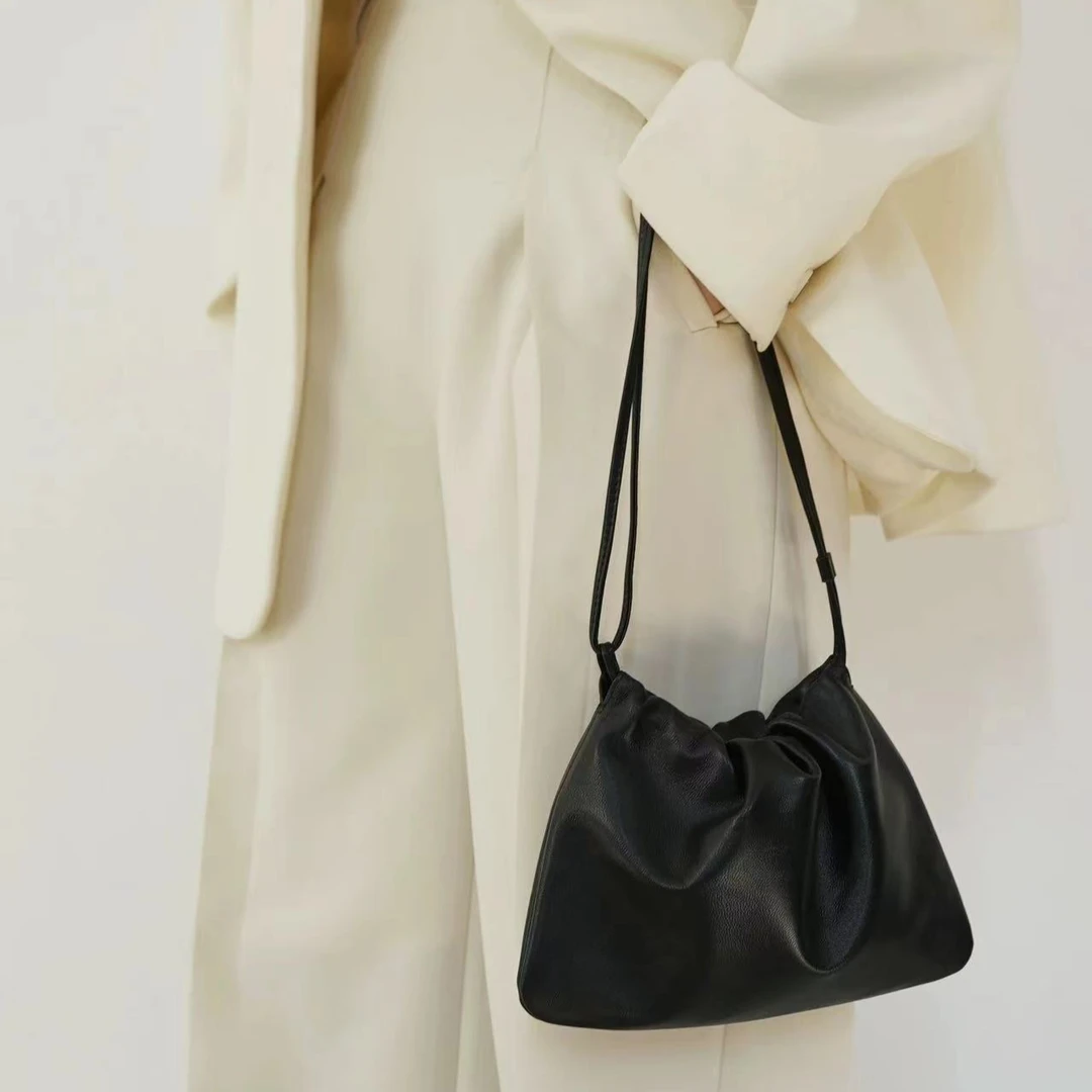 【工厂直销】小巧轻便柔软褶皱抽绳云朵包