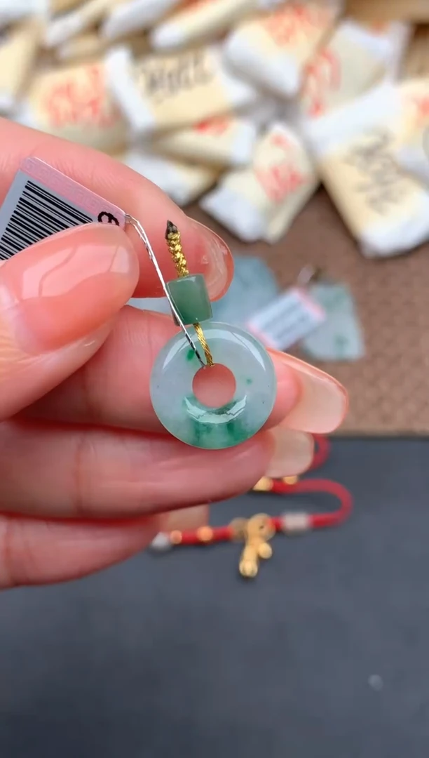 未镶嵌挂件翡翠一