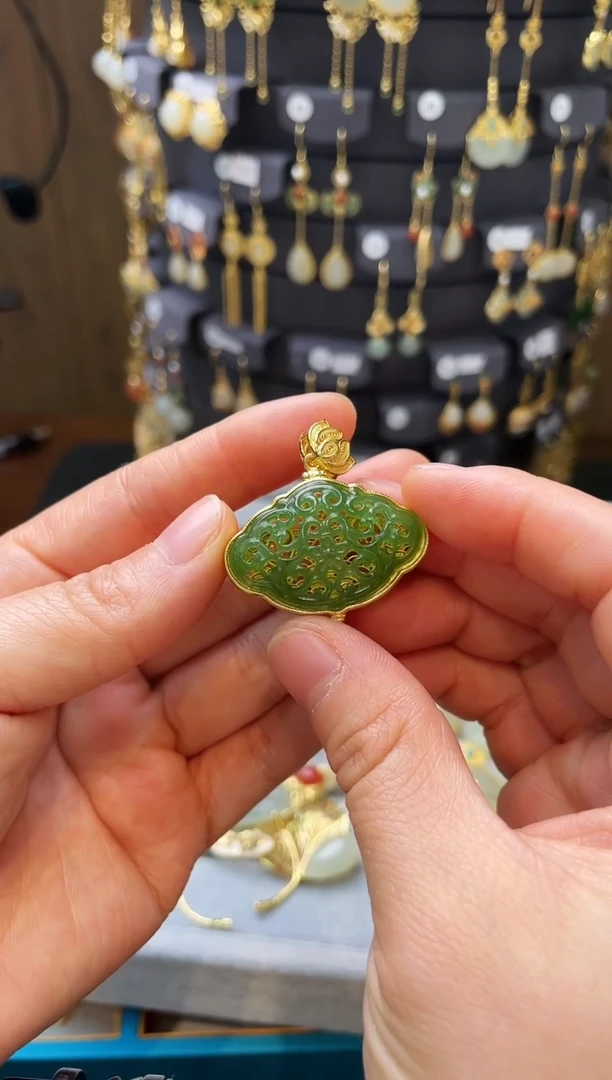 【闪购商品】和田玉吊坠银S925镀金镶嵌吊坠