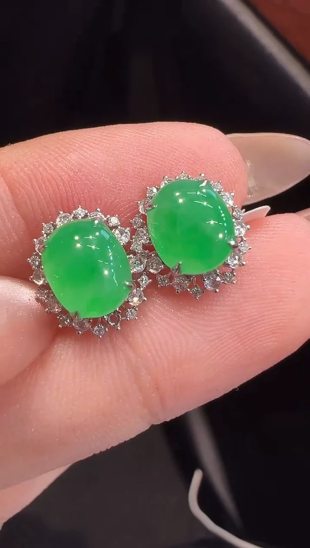 18K金镶嵌翡翠耳饰耳饰