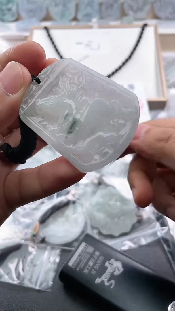 翡翠未镶嵌颈饰2025/6/11/26