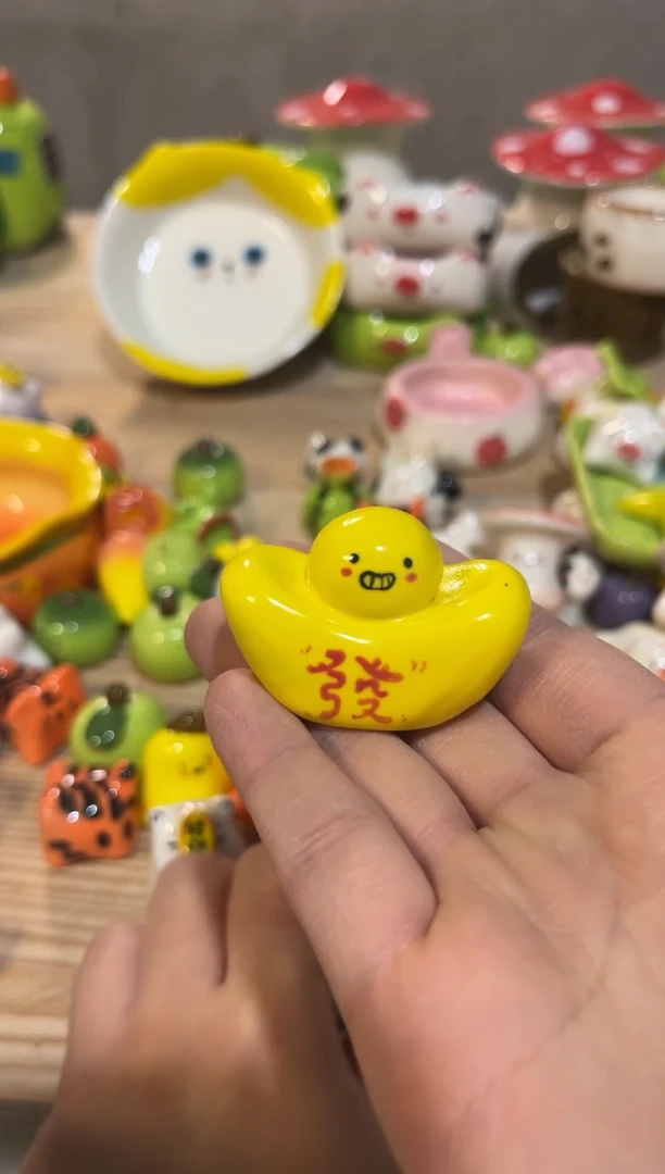 154手工手绘陶瓷品
