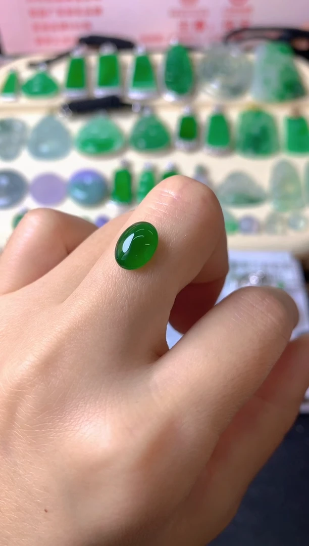 未镶嵌定制翡翠我***在裸玉（客户意向镶嵌）