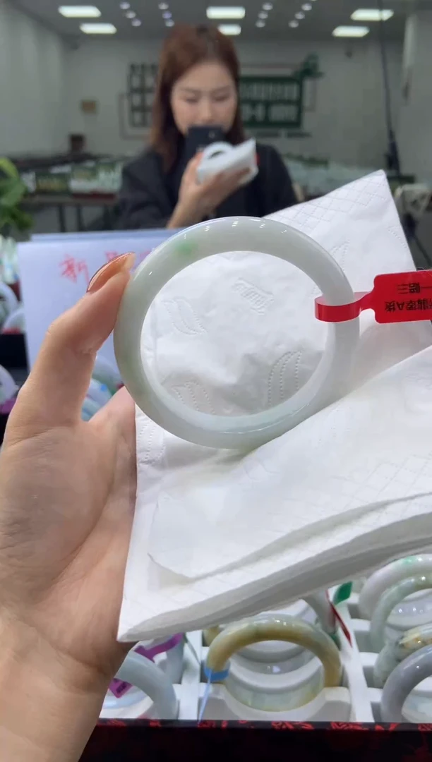 未镶嵌手镯翡翠邂**好多人00042389