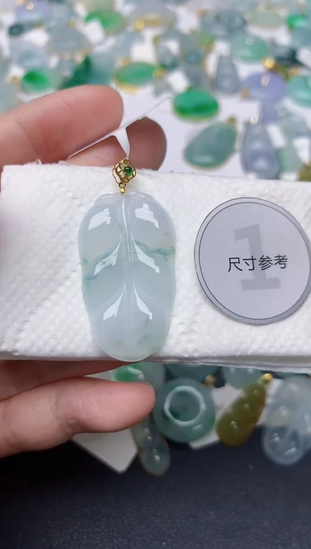 颈饰18K金镶嵌翡翠天然缅甸A货翡翠