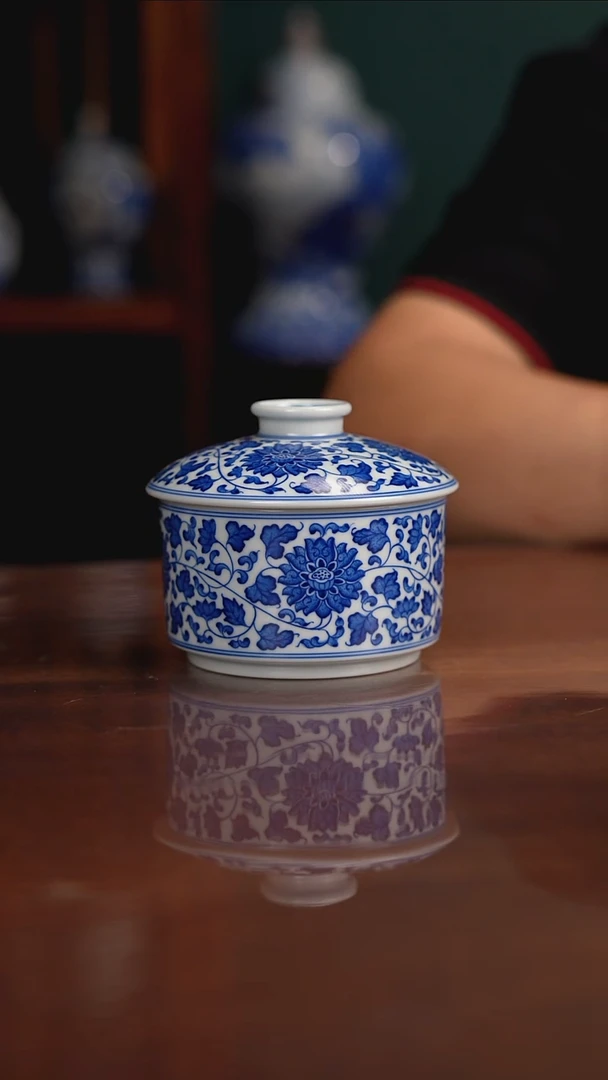 晓月窑青花缠枝茶叶罐
