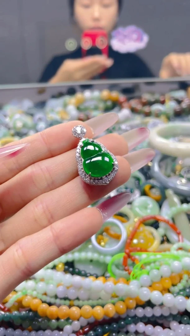 颈饰未镶嵌翡翠/H/翡翠A货，一件也是批发价