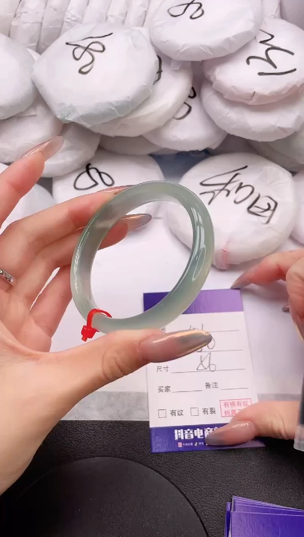 【闪购商品】石英质玉手镯未镶嵌20K101-56