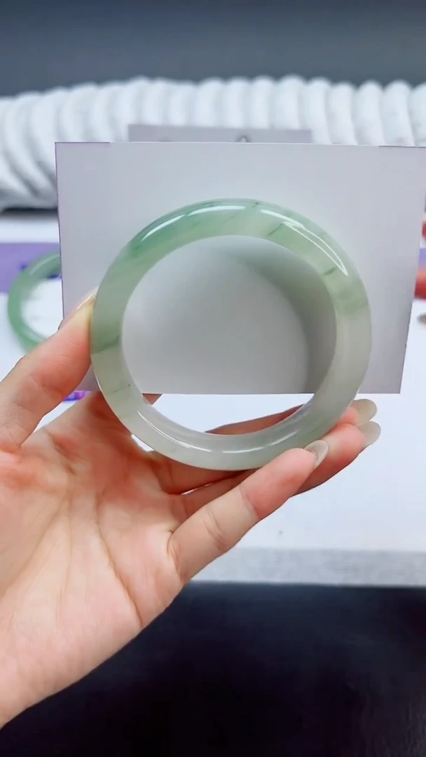 未镶嵌手镯石英质玉18/60.4