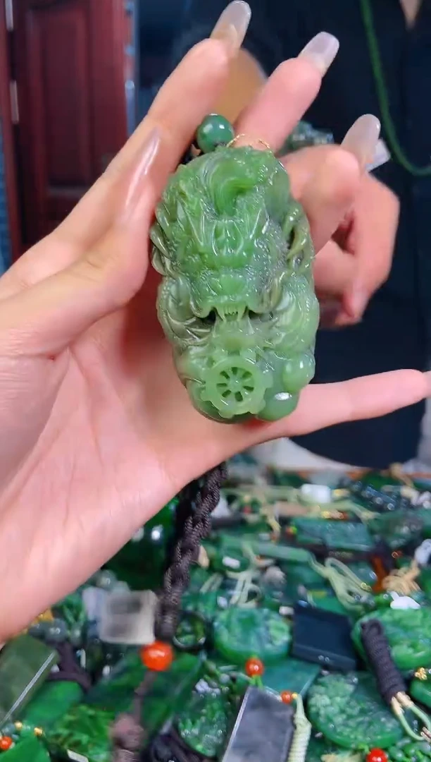未镶嵌和田玉挂件1