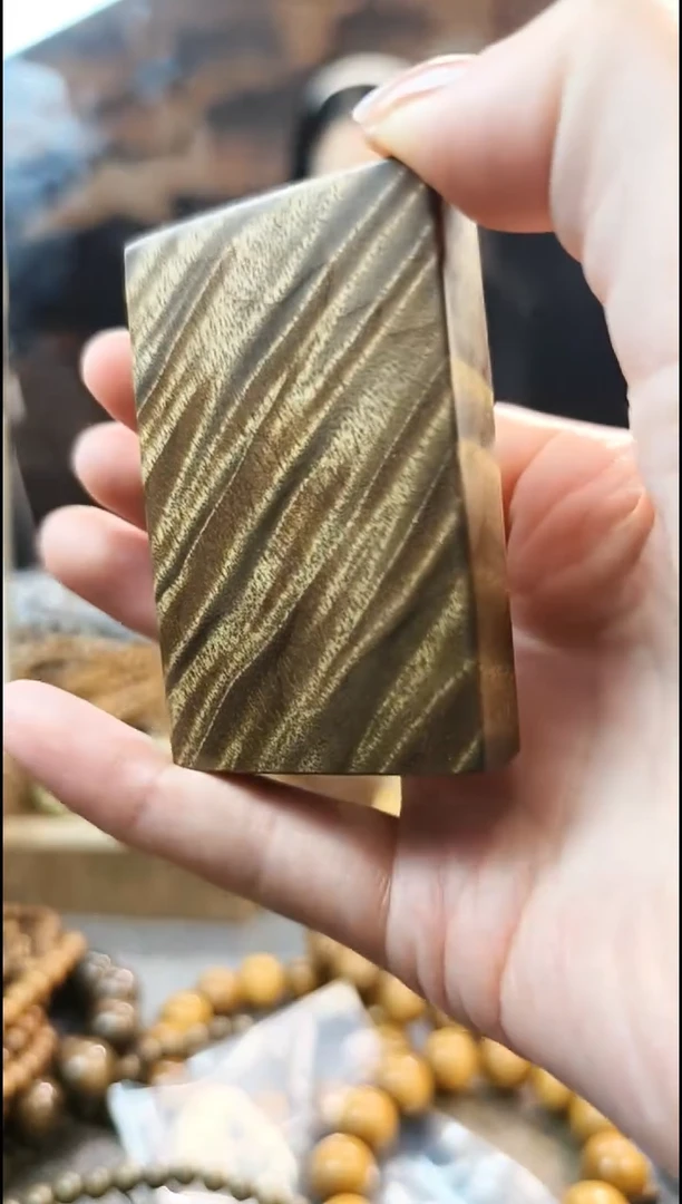 金丝楠无事牌手把件