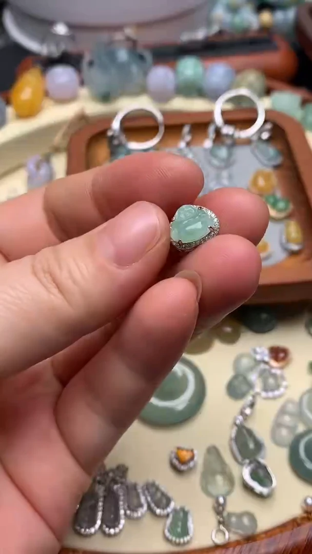 【闪购商品】翡翠颈饰银S925镶嵌翡翠镶嵌佛公