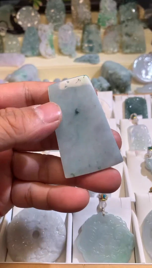 翡翠未镶嵌颈饰4/20/182