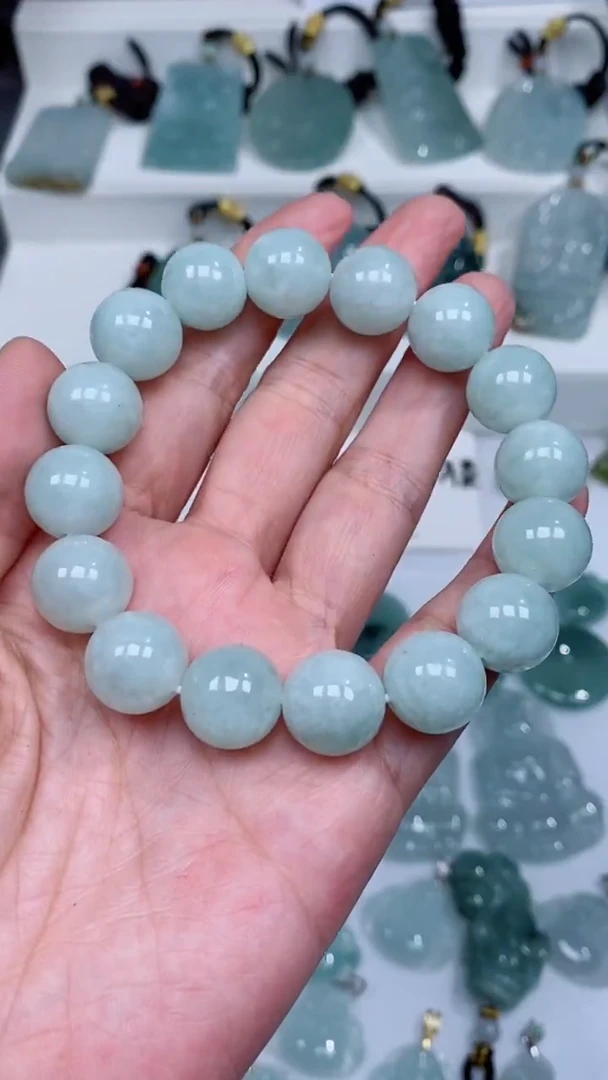 颈饰未镶嵌翡翠手串