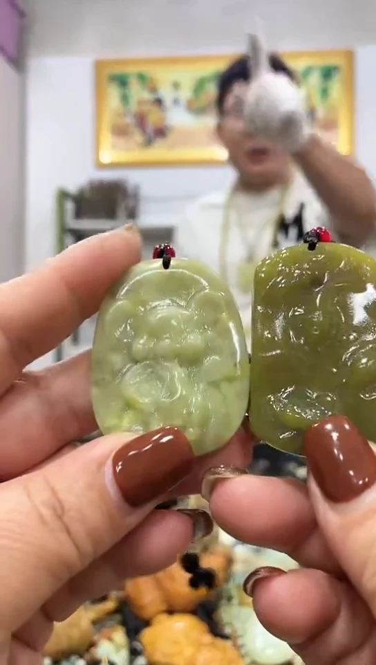 未镶嵌蛇纹石玉吊坠拍一发二