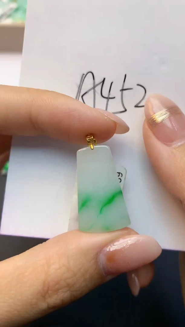 颈饰18K金镶嵌翡翠天然A货缅甸翡翠百元以上9元证书费自理