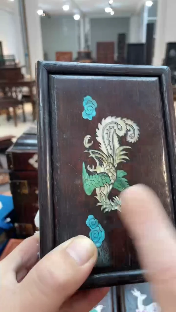 木c.x带黑彩贝盒