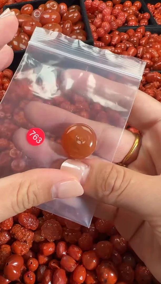 颈饰未镶嵌南红玛瑙1