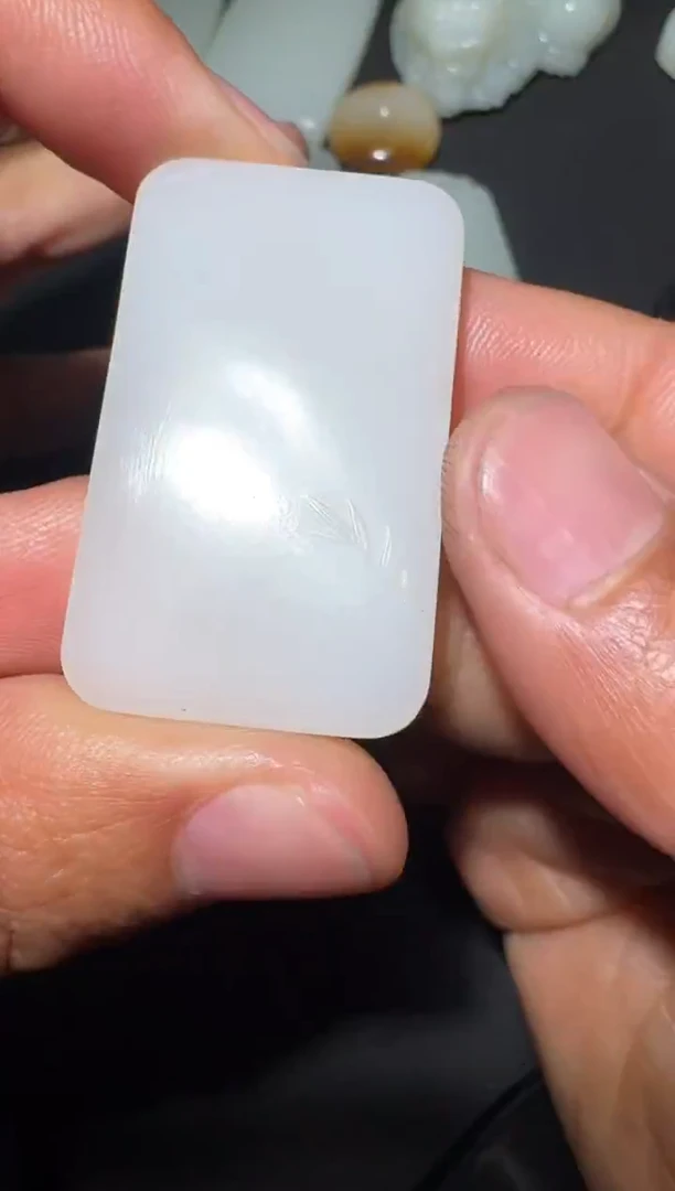 未镶嵌和田玉（糖玉）挂件和田玉