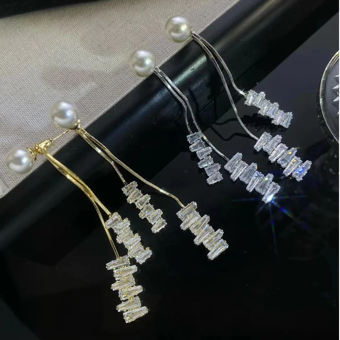 铜合金锆石耳饰 铜合金合成锆石耳饰 轻奢时尚耳环  对应价格拍