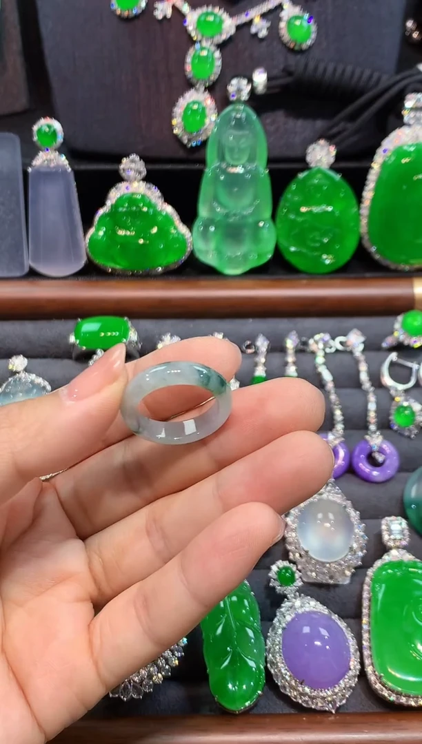 未镶嵌戒圈翡翠戒圈