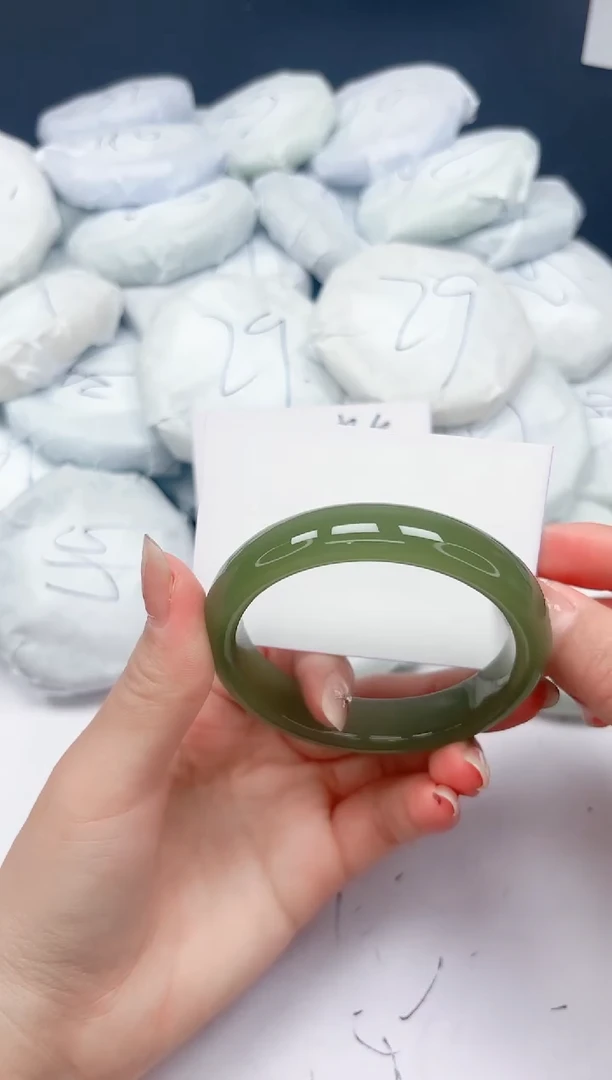 未镶嵌手镯石英质玉A222/59.8