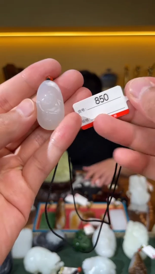 和田玉未镶嵌颈饰1