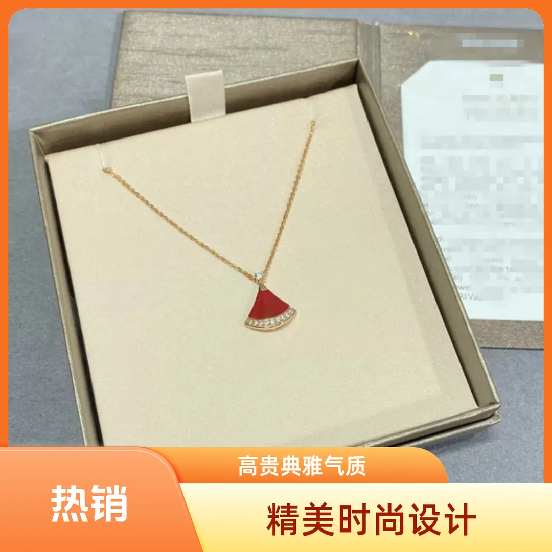 铜合金亚克力项链 小众项链锁骨链裙子形红色时尚女士气质经典