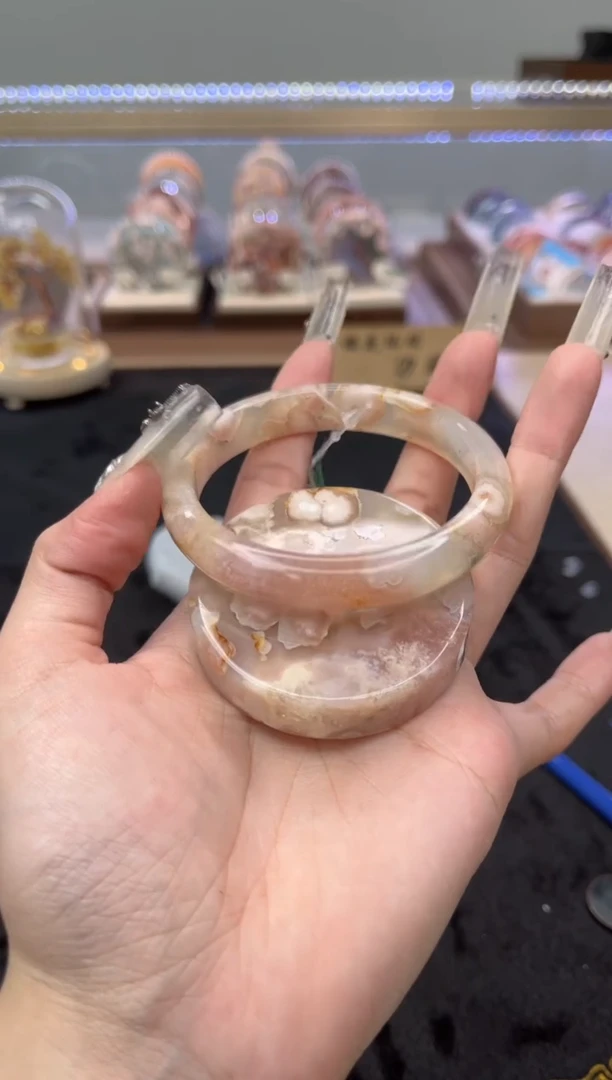 石英质玉手镯未镶嵌59圈口6507099