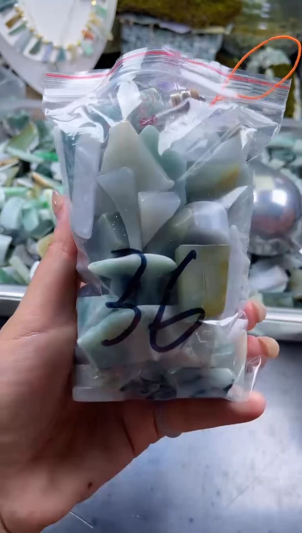 翡翠散珠天然翡翠中号500克36