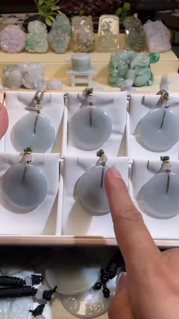 翡翠未镶嵌颈饰7/08/077多样性发其一