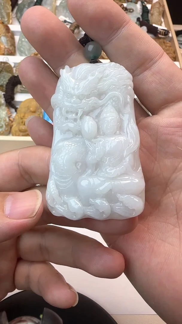 颈饰未镶嵌翡翠虎*墩天然翡翠