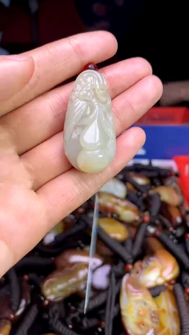 【闪购商品】和田玉未镶嵌颈饰1