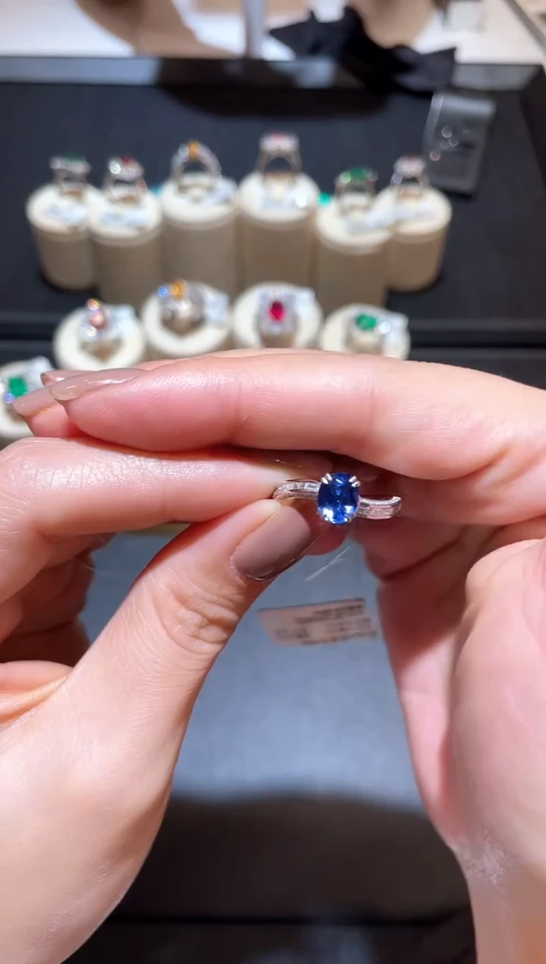 戒指蓝宝石铂Pt900镶嵌1.55ct