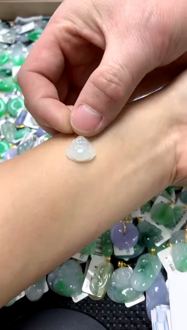 【闪购商品】翡翠颈饰18K金镶嵌111111111