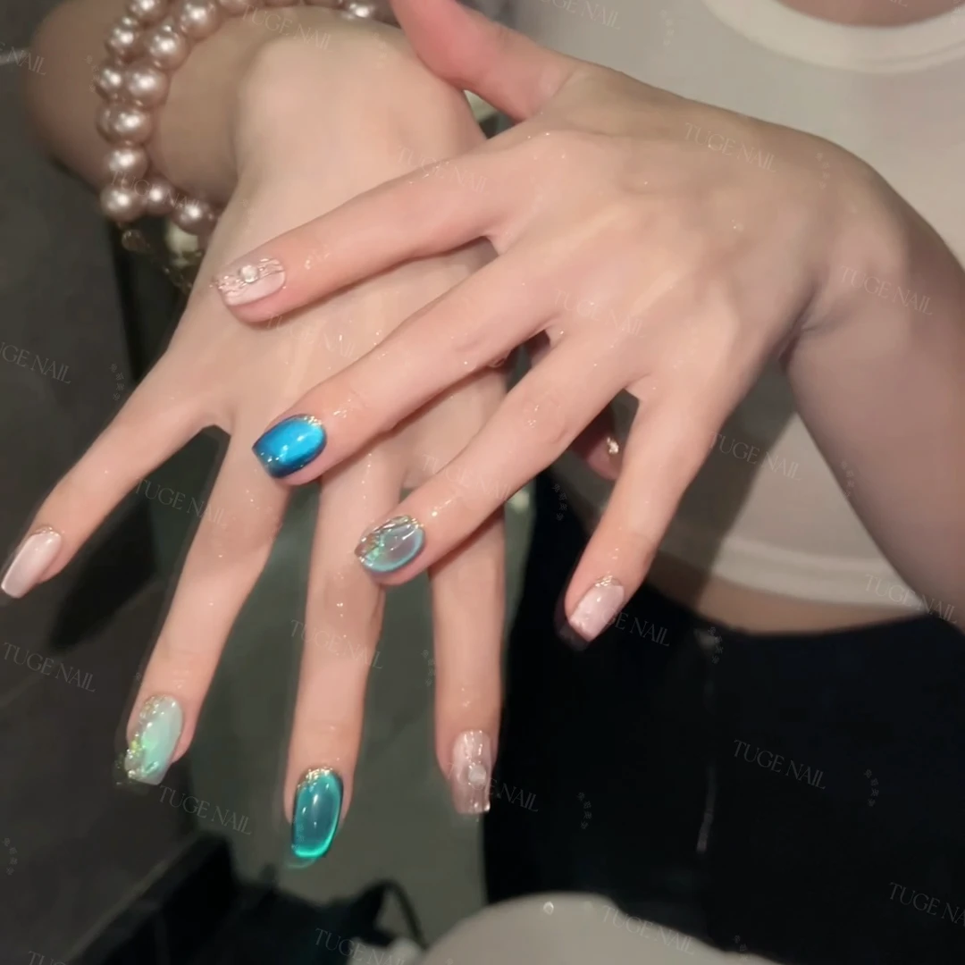 TugeNail“达芬奇”原创设计显白四色极光猫眼美甲穿戴甲诗诗专属