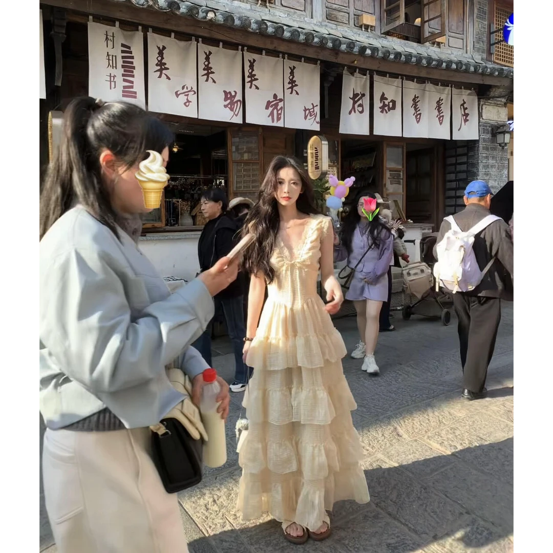 2025夏季新款时尚小众法式优雅气质高级设计感度假风蛋糕连衣裙女