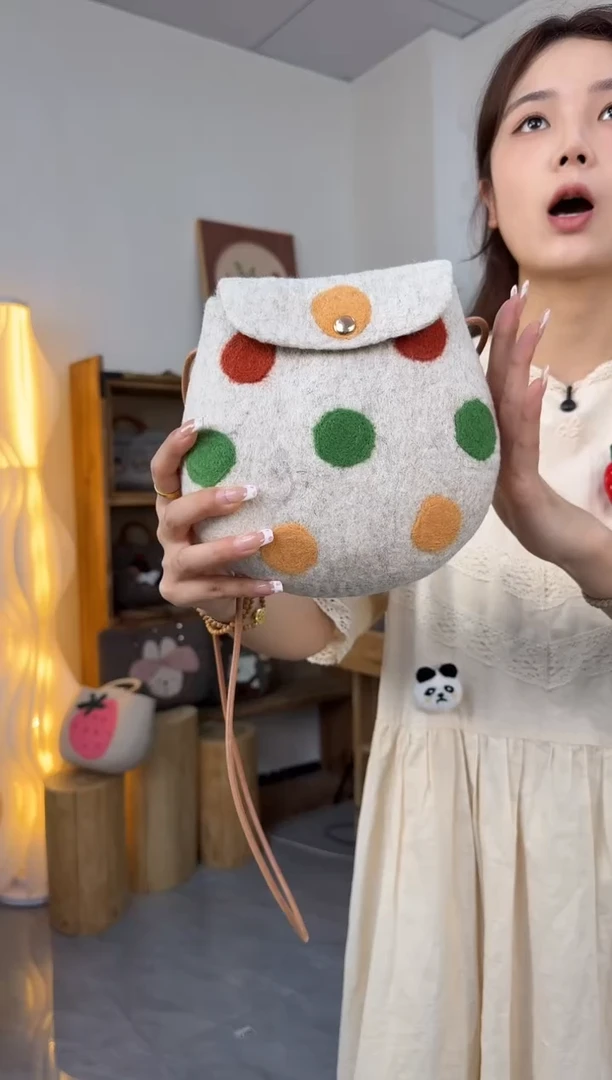 羊毛非遗纯手工 羊毛毡包包